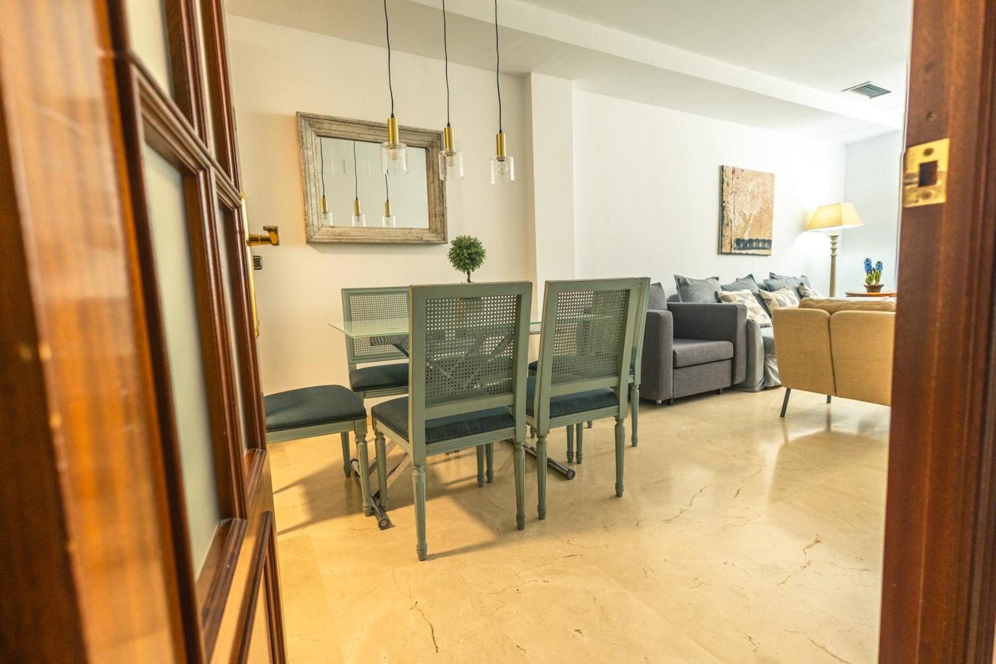 Grande Apartamento Familiar Sevilla Eksteriør billede