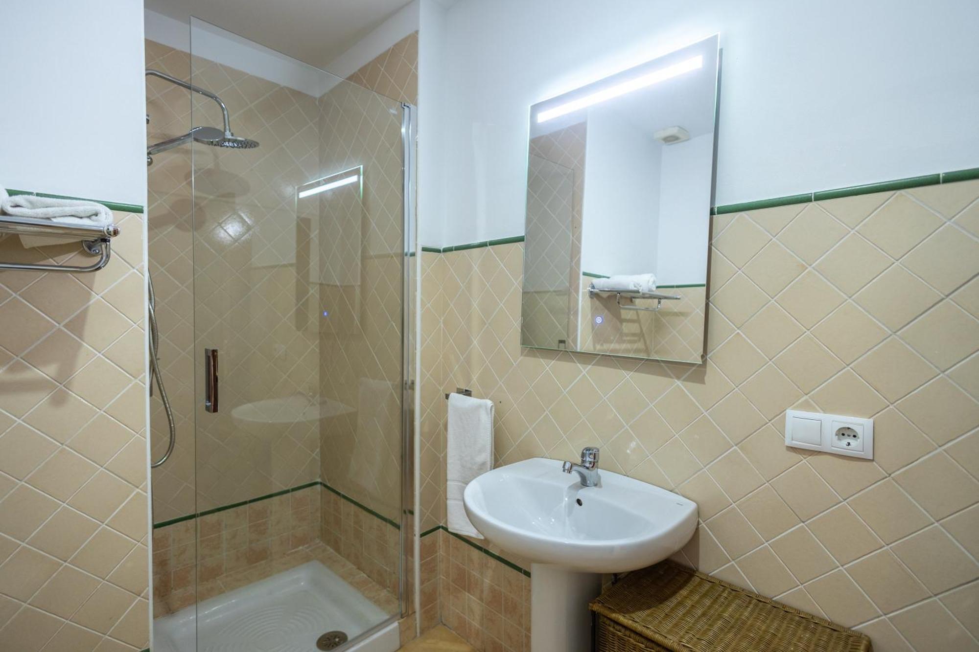Grande Apartamento Familiar Sevilla Eksteriør billede